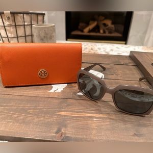 Tory Burch Sunglasses - Women